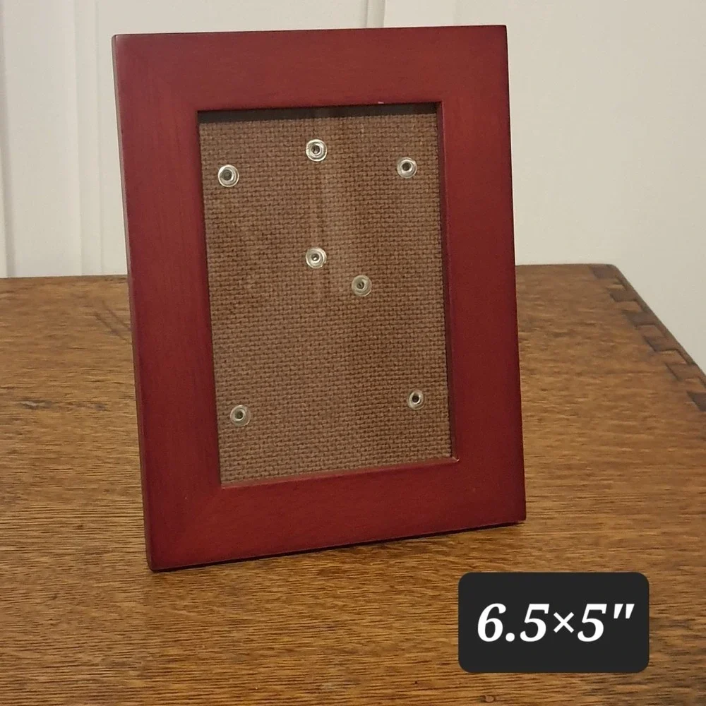 Rustic Burlap Grommet Display Board in Red Wood Frame – 6.5x5